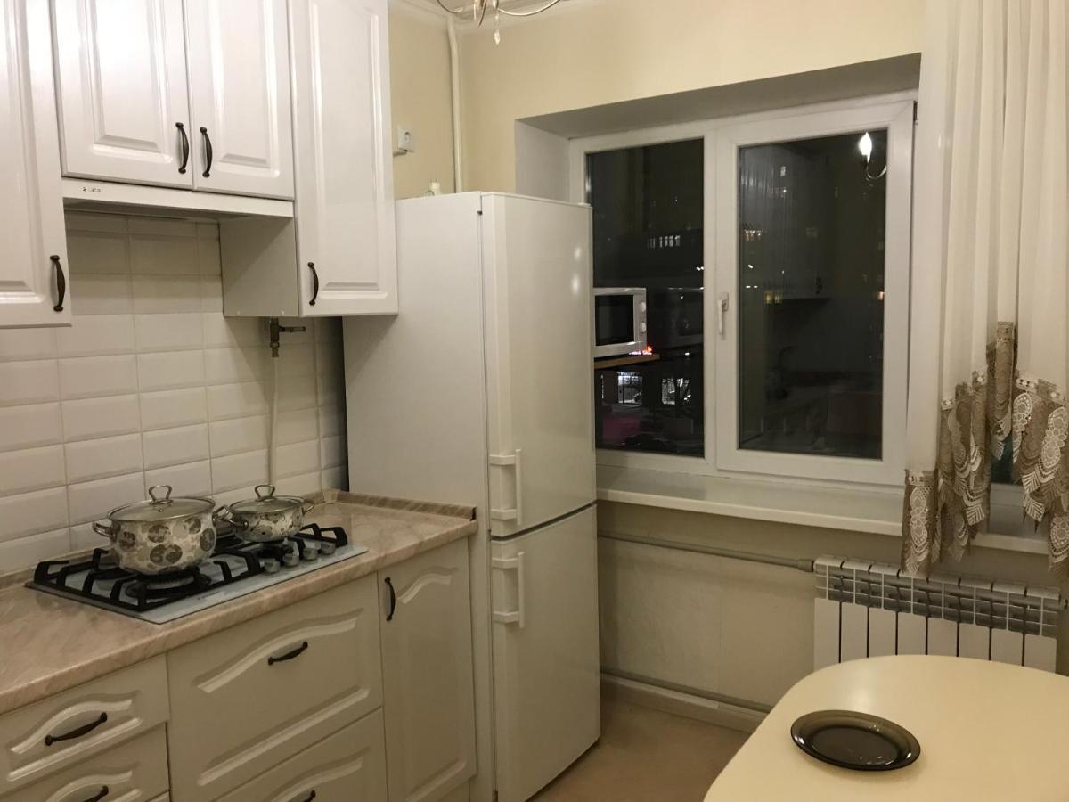 Sunny Apartment Overlooking The Royal Village كييف المظهر الخارجي الصورة